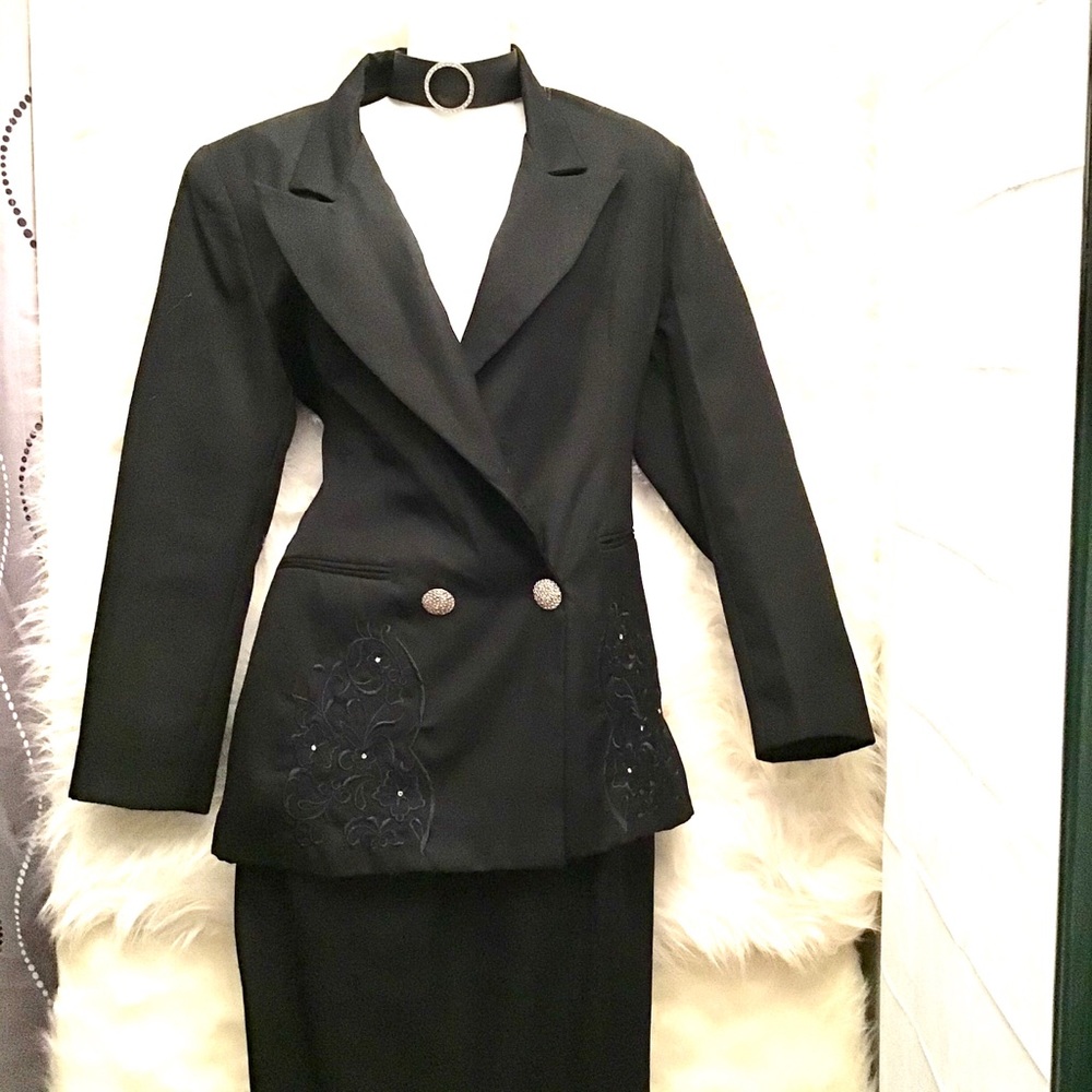 Karen Stuart suit